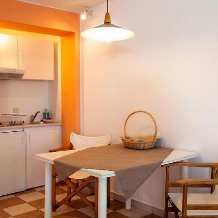 Emily'S Suites Adamantas  Ngoại thất bức ảnh