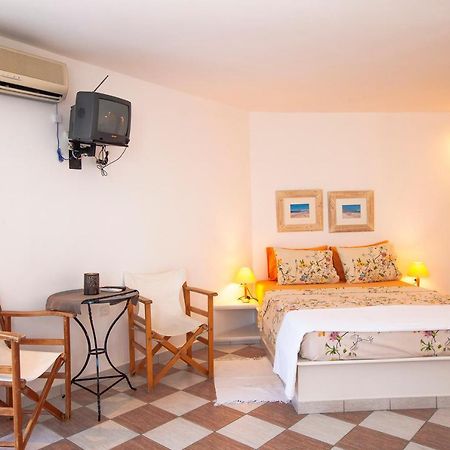 Emily'S Suites Adamantas  Ngoại thất bức ảnh