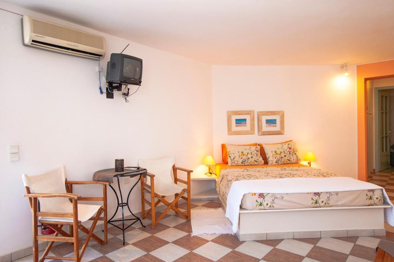 Emily'S Suites Adamantas  Ngoại thất bức ảnh