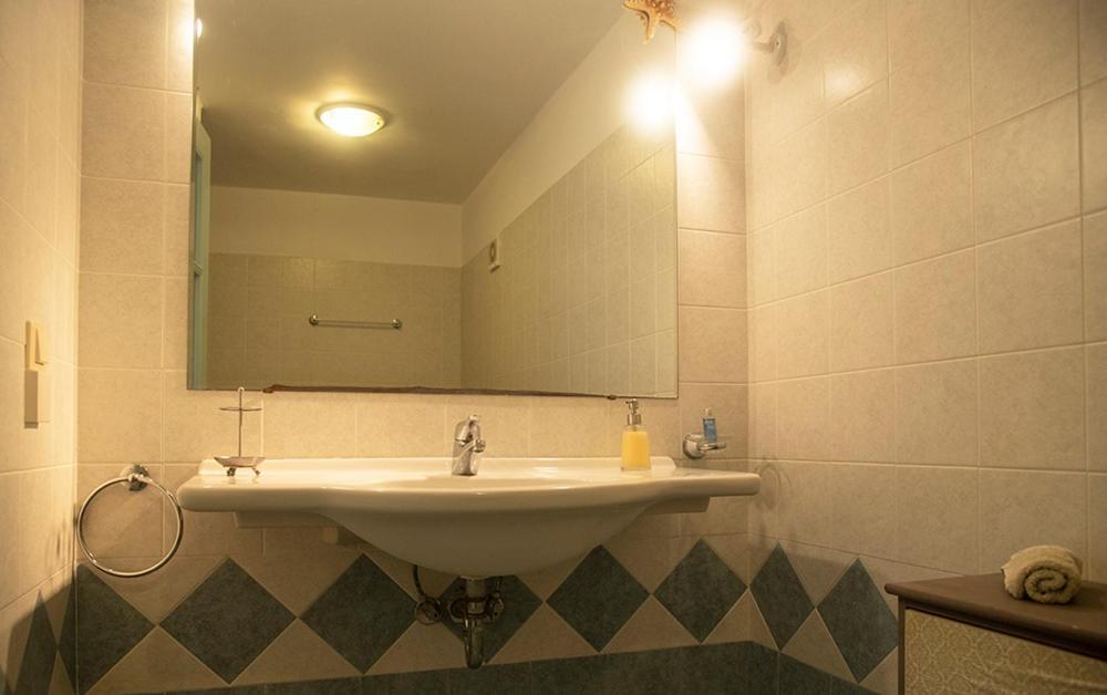 Emily'S Suites Adamantas  Ngoại thất bức ảnh