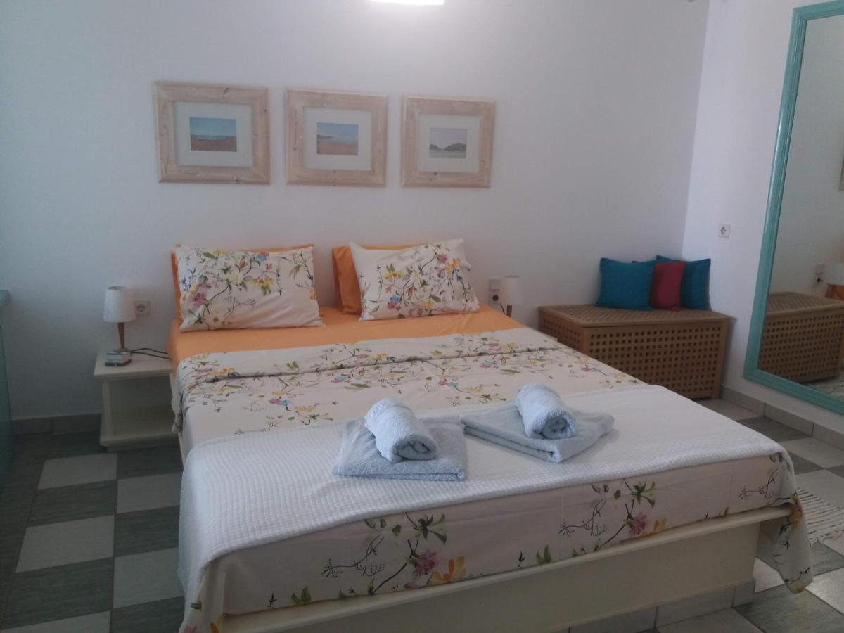 Emily'S Suites Adamantas  Ngoại thất bức ảnh