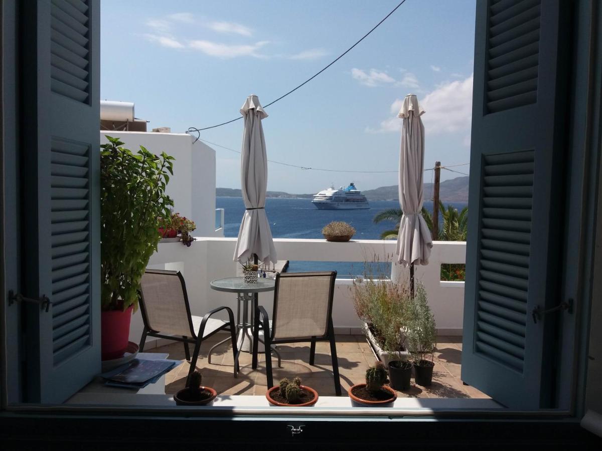 Emily'S Suites Adamantas  Ngoại thất bức ảnh