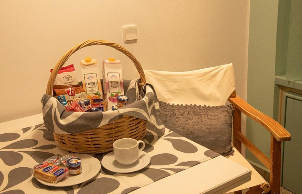 Emily'S Suites Adamantas  Ngoại thất bức ảnh