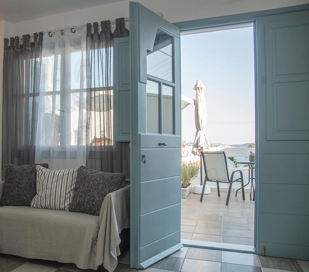 Emily'S Suites Adamantas  Ngoại thất bức ảnh